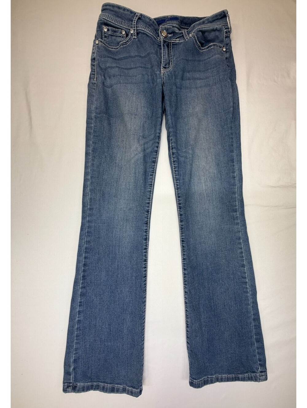 Apt.9 Women’s Jeans Bootcut Denim Mid Rise Medium Wash Embroidered Size 2 Blue